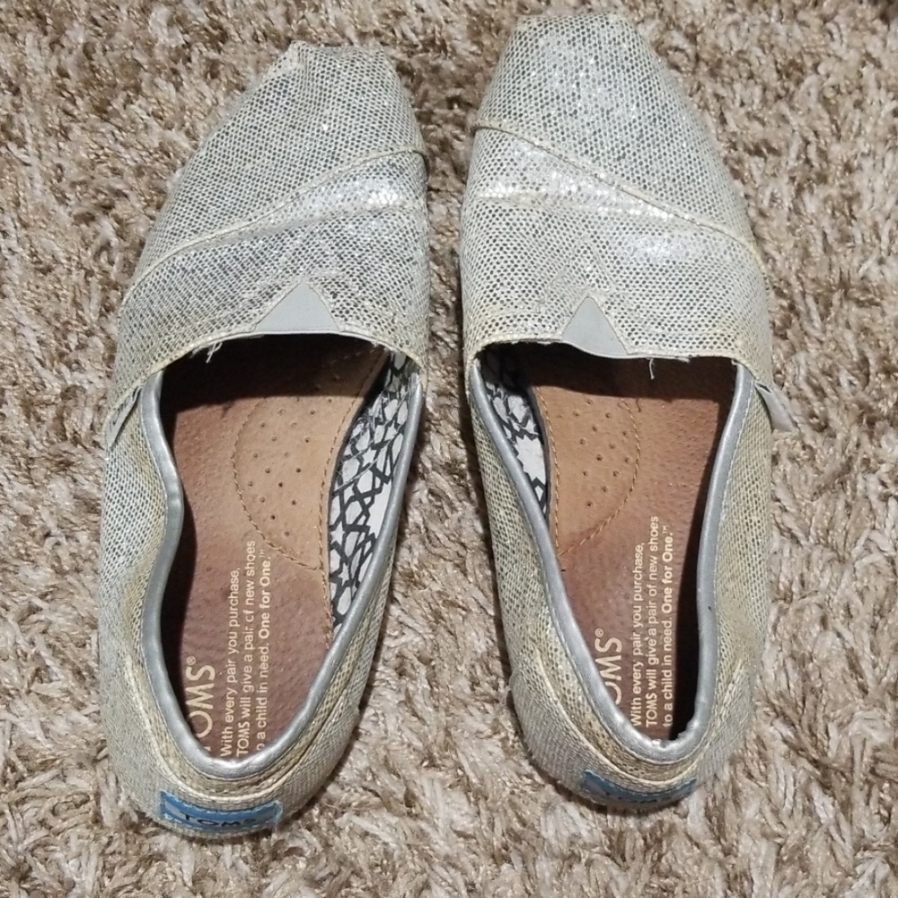 Toms